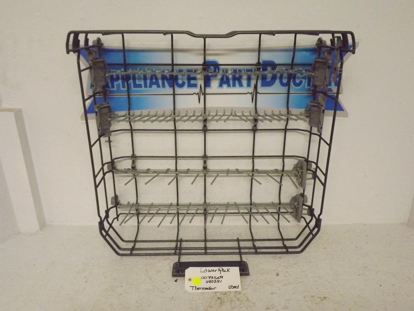 Thermador Dishwasher 00771609 680381 Lower Rack Used Thermador Dishwasher 00771609 680381 Lower Rack Used